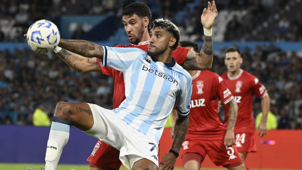 Racing, Huracán, Barracas Central, Tigre y Sarmiento se disputan el lugar.