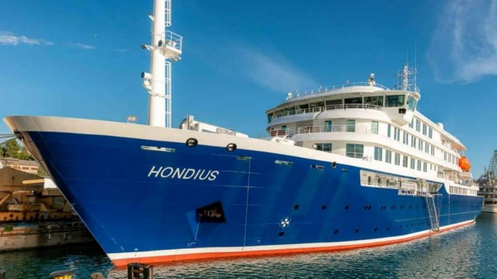 El hecho ocurrió en el buque MV Hondius que partió de Ushuaia rumbo a Cabo Verde.