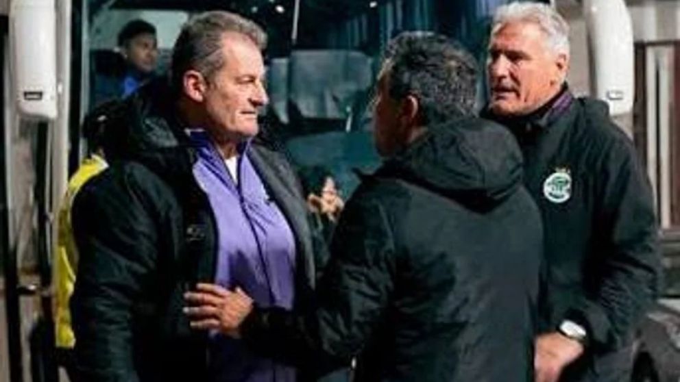 El Pampa Biaggio enloqueció y buscó pelearse con Melgarejo, el DT argentino que fue noticia en la semana por su grosera forma de responder en una conferencia de prensa.