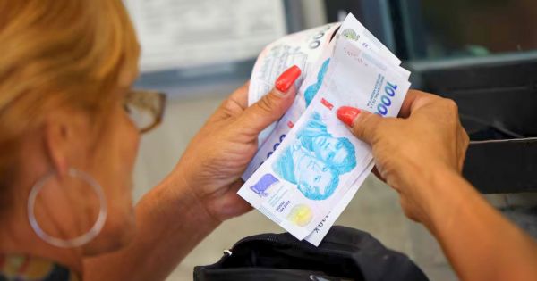 ANSES sube jubilaciones 3,38% en mayo y mantiene bono de $70.000 con pago proporcional — image 1