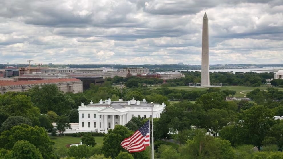 Un hombre fue baleado cerca del Monumento a Washington y la Casa Blanca cerró temporalmente.