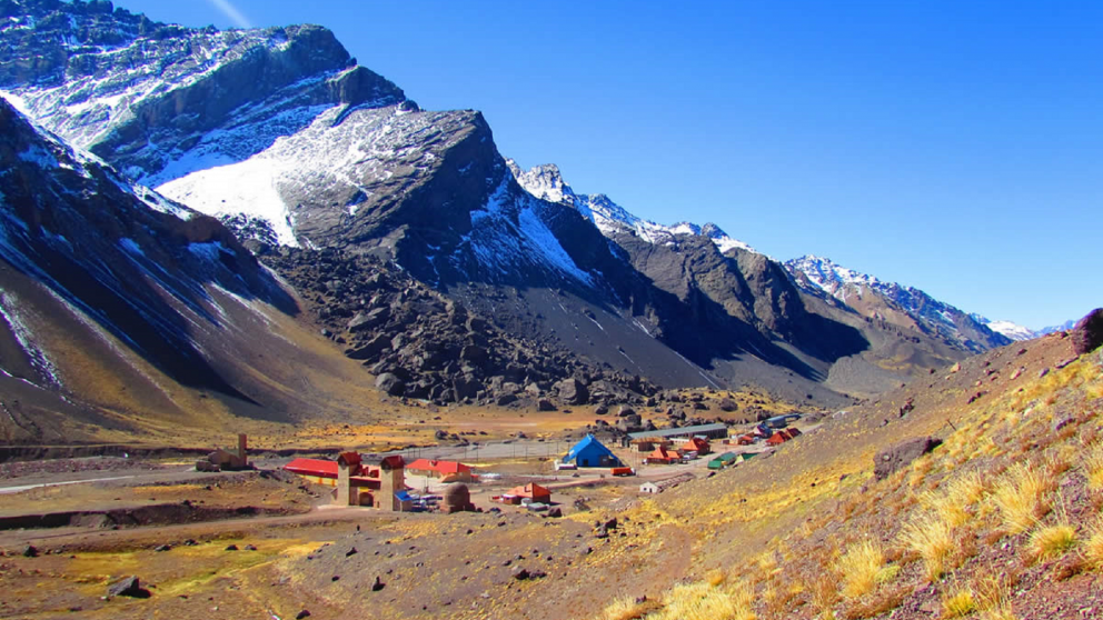 Postales de altura extrema donde la cordillera domina el paisaje y el fr�o marca el ritmo de vida.