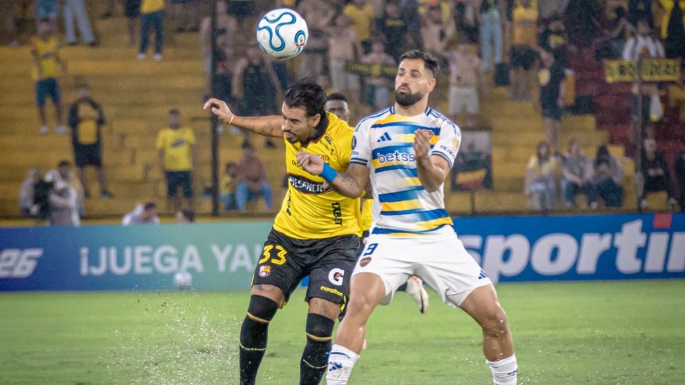 A Boca le salió todo mal, perdió con Barcelona de Guayaquil y se complicó en la Copa Libertadores