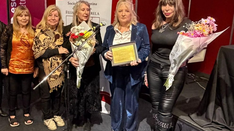 Mujeres Líderes en Acción llega a la escena nacional con un reconocimiento a su presidenta