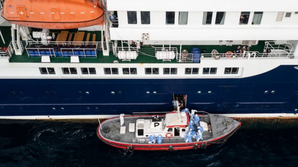 El momento de la evacuación en el crucero MV Hondius.