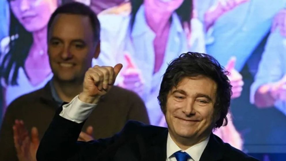 Así ve a Milei la prensa internacional: "El escándalo por las reformas de Manuel Adorni afecta la imagen del presidente argentino".