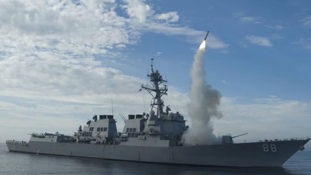 Estados Unidos neutralizó un petrolero iraní que intentaba burlar el bloqueo naval.
