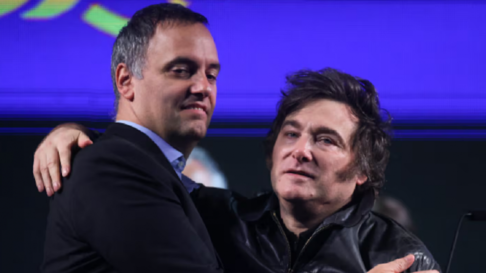 El Adornigate erosiona la base electoral de Milei: el 46% de sus votantes dice que empeoró la imagen del gobierno