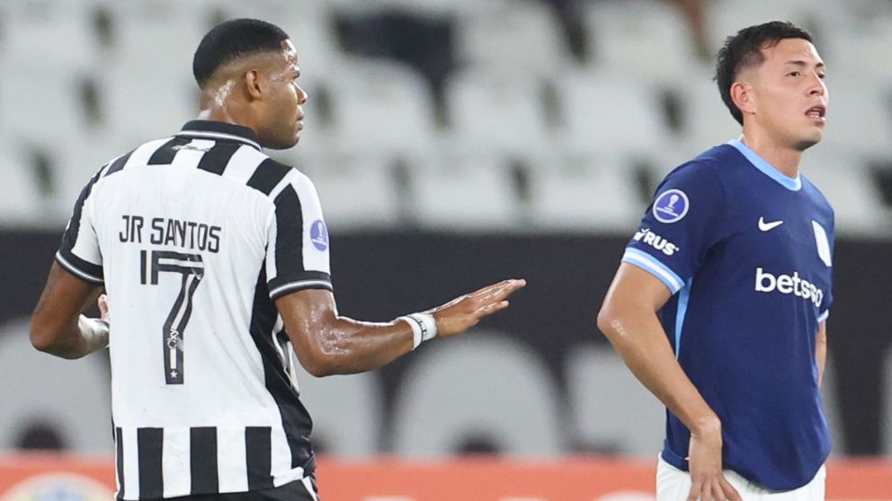 Racing pagó carísimo sus errores, perdió ante Botafogo y quedó al borde de la cornisa en la Copa Sudamericana