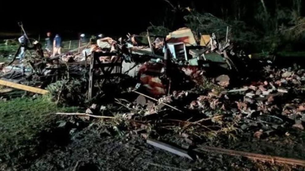 El tornado destruyó una casa en su totalidad además de ocasionar otros destrozos (Ayacucho al día).