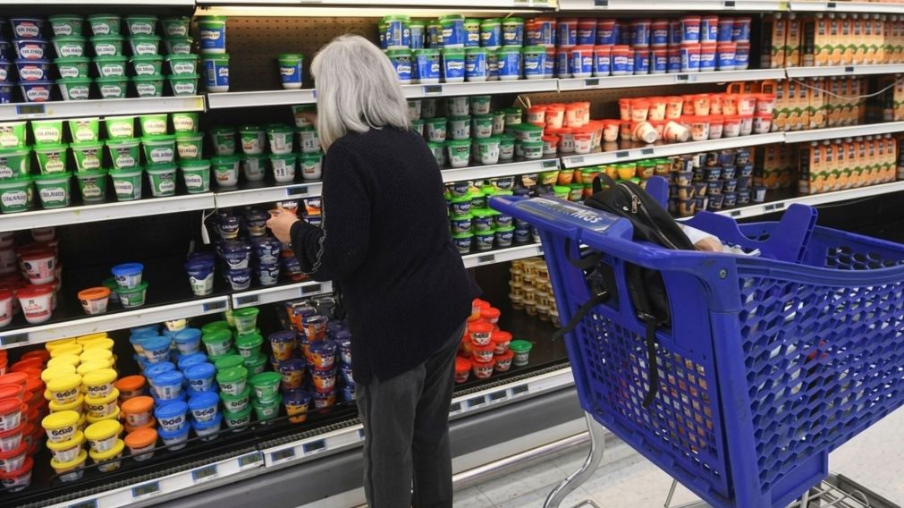 Jubilados pueden acceder a un beneficio "extra" en compras mediante Cuenta DNI (Imagen ilustrativa).