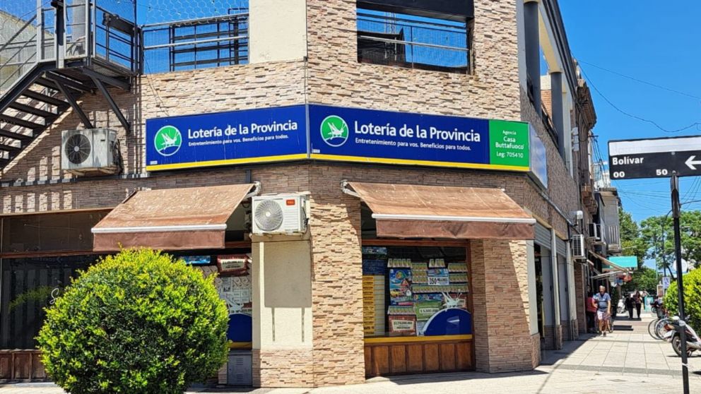 La identidad del ganador se mantiene en reserva, pero su historia circula por toda la ciudad desde que se conoci� el resultado.
