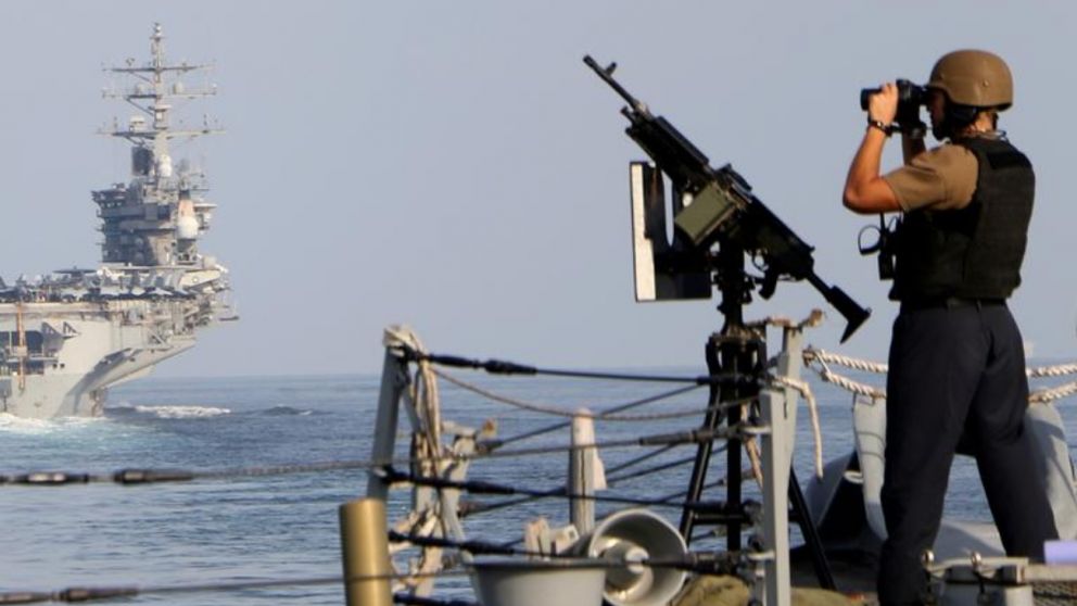EE.UU. bombarde� objetivos en el Estrecho de Ormuz e Ir�n respondi�.