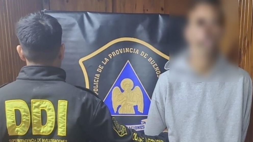 Motoqueros agredieron a balazos el frente de una casa en presunta venganza