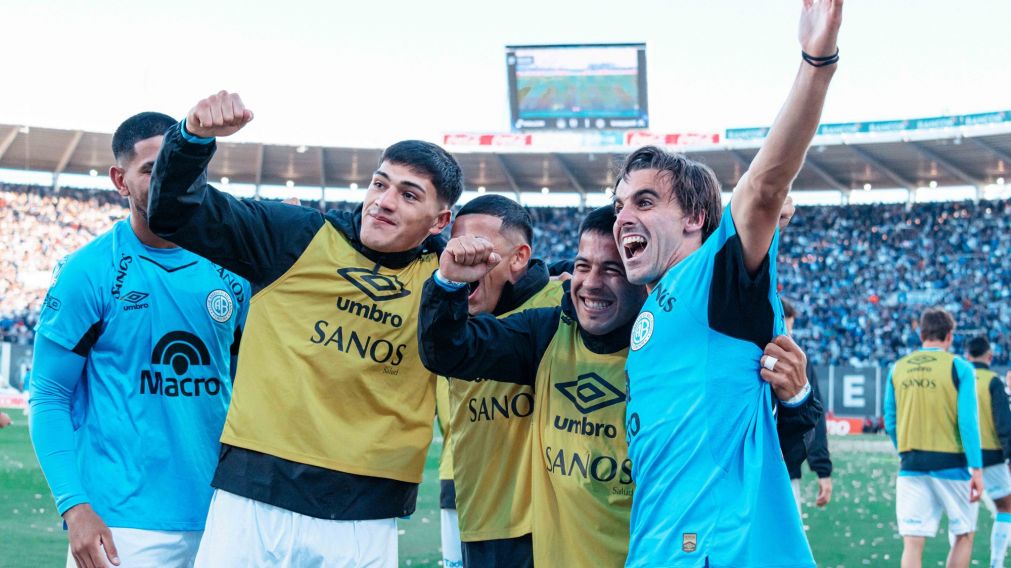 Belgrano amargó a Talleres, se quedó con un clásico caliente y pasó a los cuartos de final del Torneo Apertura