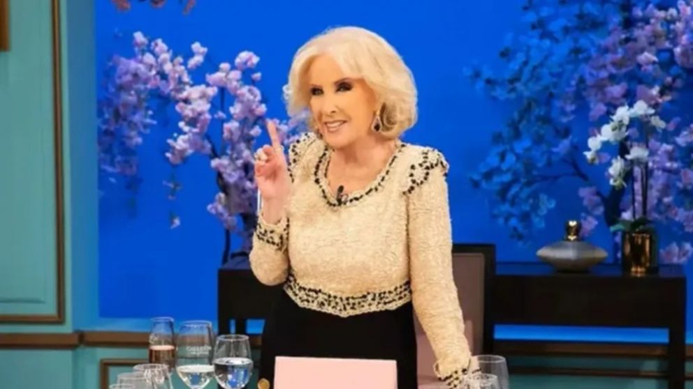 Mirtha Legrand retoma su programa habitual tras superar una bronquitis.
