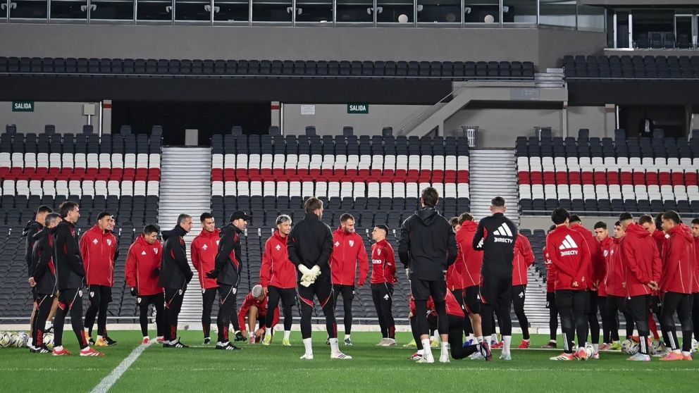 Con dos regresos de peso, Coudet defini� la lista de convocados de River para el cl�sico ante San Lorenzo