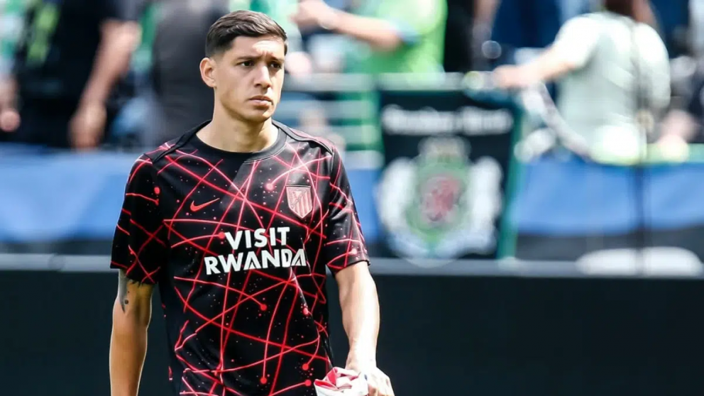 El lateral derecho tuvo un problema muscular durante la media hora de juego que disput� el s�bado por La Liga.