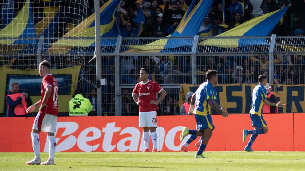 Di Mar�a hizo un golazo para el empate del Canalla.