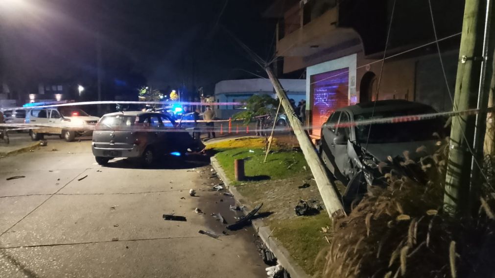 Violento choque en Quilmes Oeste: rescatan a dos personas y asisten a cuatro menores