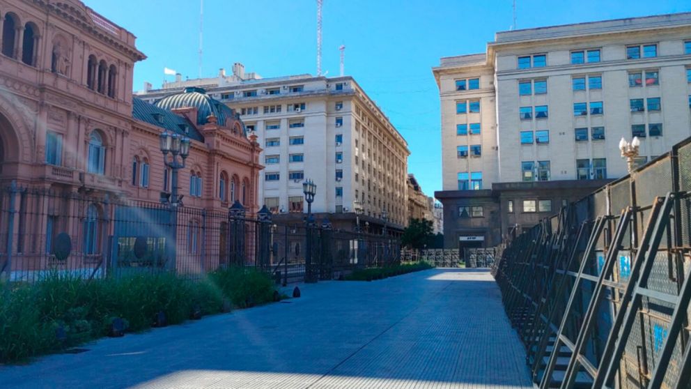 La mesa política en Rosada coincidirá con el acto de cierre de la marcha federal en Plaza de Mayo.