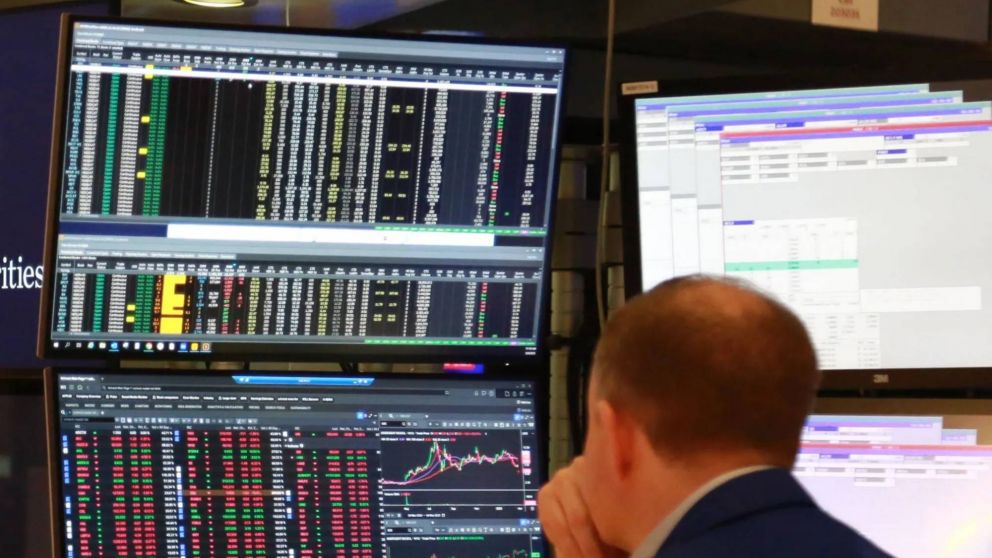 El riesgo país perfora los 500 puntos tras una mejora en la calificación de Fitch.