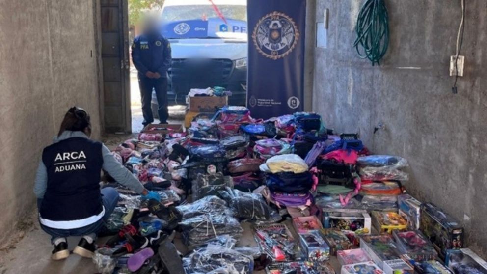 El operativo fue desplegado por efectivos de la Policía Federal Argentina.