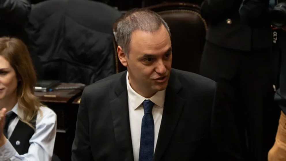 Diputados convocó a una sesión especial para pedir la interpelación de Adorni