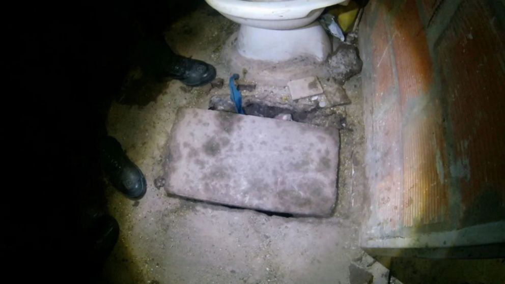 La boca del tunel que descubri� el personal penitenciario (Gentileza de Santa Fe)