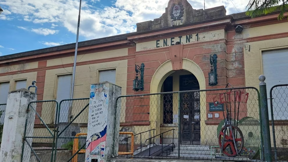 Los alumnos estafados son de la escuela E.N.E.T. N�1 en Bragado.