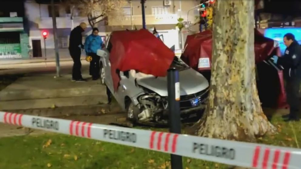 La polic�a investiga las causas del tr�gico siniestro en Villa Luro (NA).