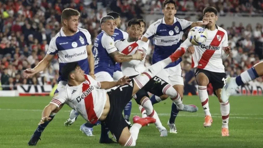 Si bien el historial marca una amplia dominancia del Millonario, los duelos a eliminación en directa favorecen al Lobo.