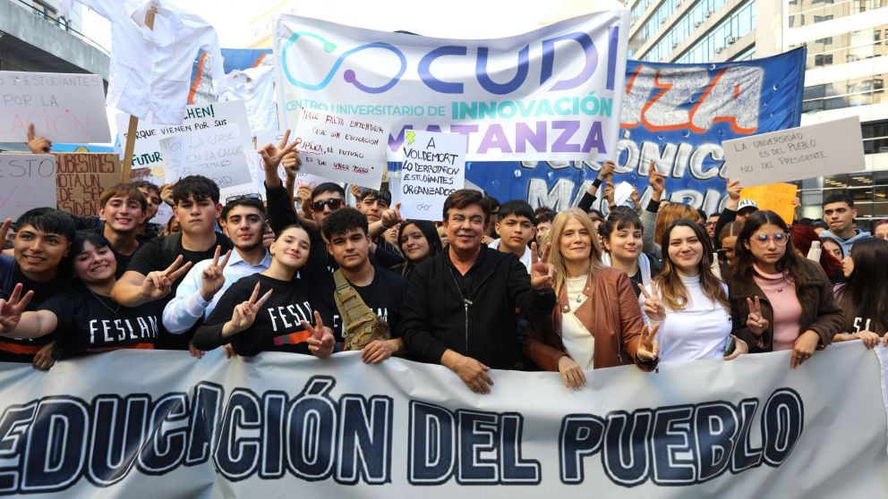Espinoza contra Milei: "Segu�s viviendo en Argentilandia, sacate la venda de los ojos"