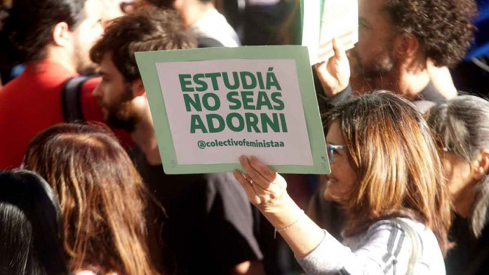La marcha universitaria lleg� a 25 millones de personas en redes y un cartel contra Adorni domin� la conversaci�n