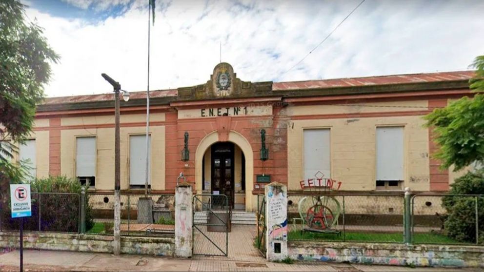 La denuncia fue presentada por 38 familias de la Escuela de Educaci�n Secundaria T�cnica N�1 de Bragado.