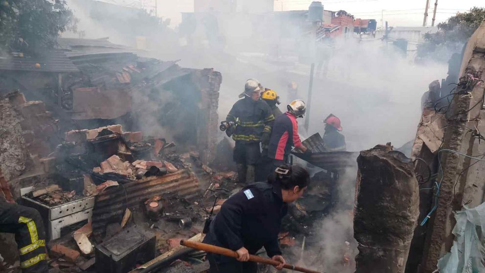 Tensión y preocupación en Itatí por un incendio que consumió varias viviendas