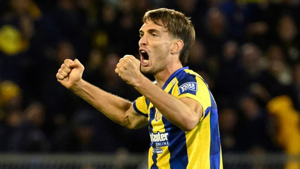 Juan Cruz Komar ech� le�a al fuego y apunt� contra Diego Milito y Rodolfo D'Onofrio por sus cr�ticas a Rosario Central: "Han robado..."