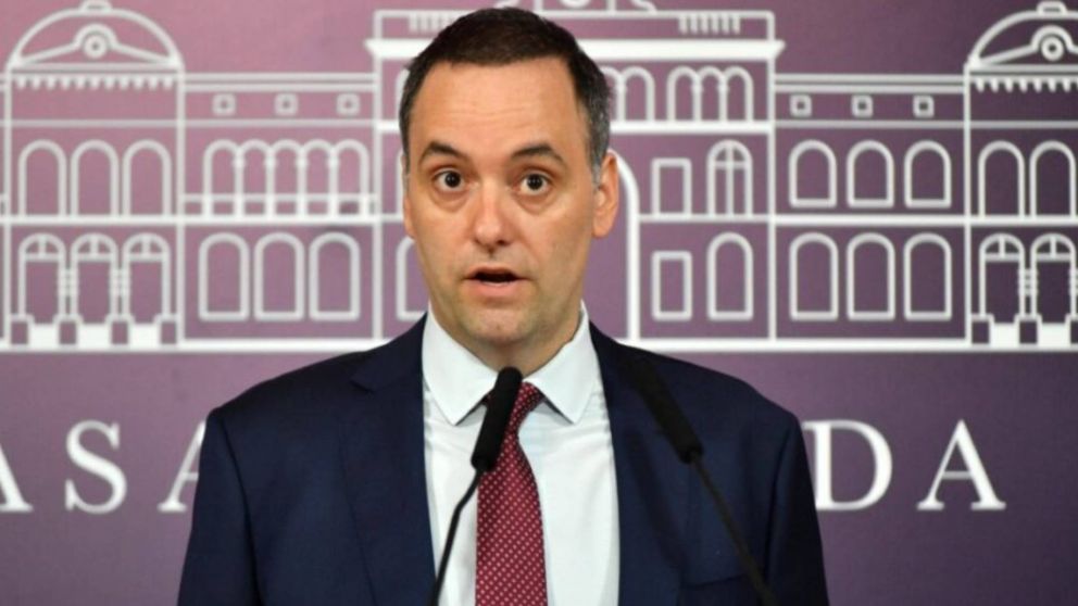 Detectan movimientos de US$100.000 en billeteras virtuales de Manuel Adorni.