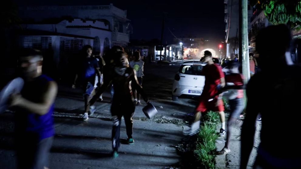 Protestas y cacerolazos en Cuba tras el agotamiento de las reservas de combustible.