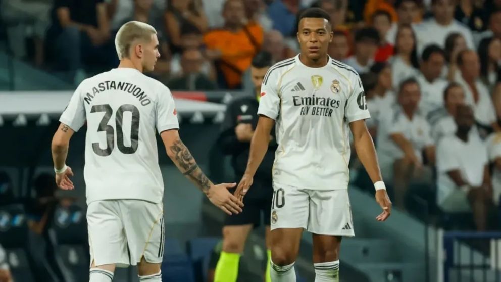 Mastantuono y Mbappé, dos de los delanteros de Real Madrid, el equipo que despierta polémicas en LaLiga.
