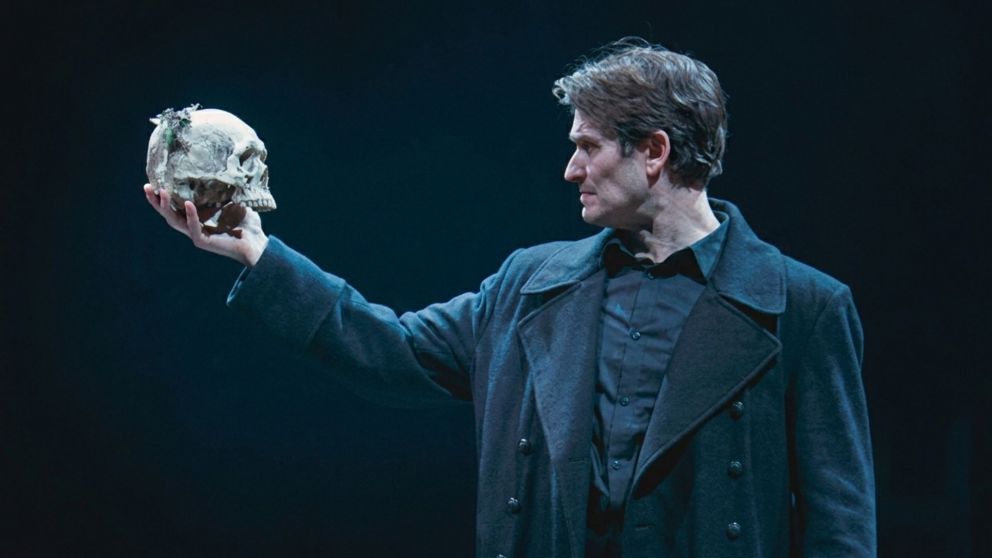 Qué significa la célebre frase de William Shakespeare en Hamlet y por qué sigue siendo uno de los grandes dilemas de la literatura.