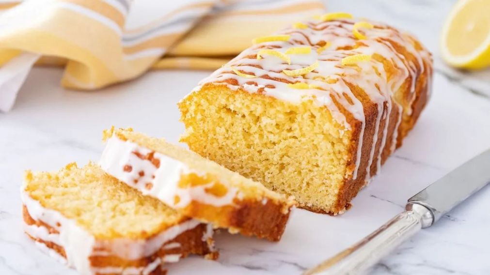 La receta para preparar un budín de limón esponjoso, rico y saludable.