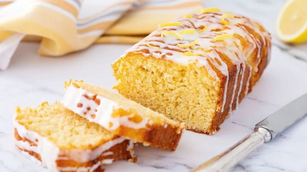 La receta para preparar un budín de limón esponjoso, rico y saludable.