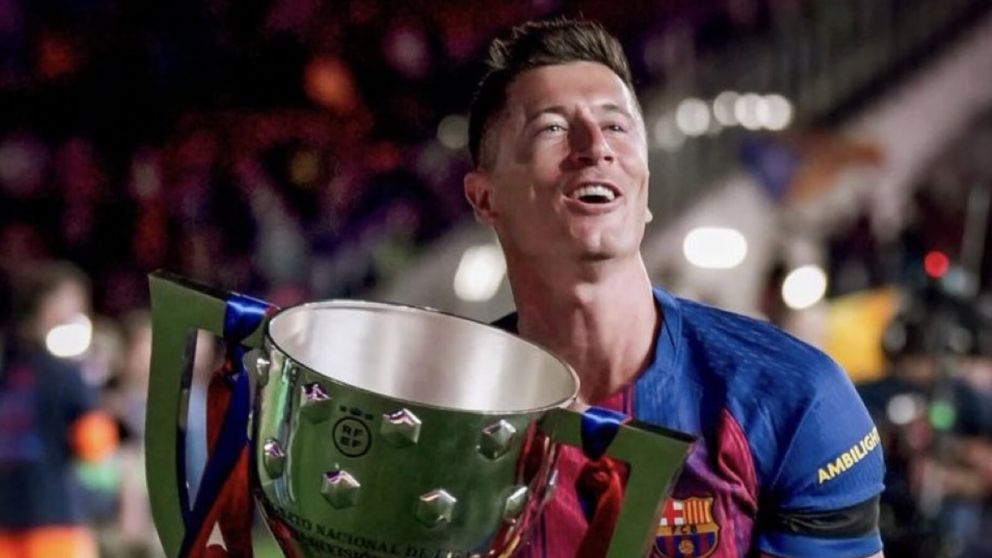 El polaco cierra una gran etapa en el Barcelona y va por nuevos desaf�os.