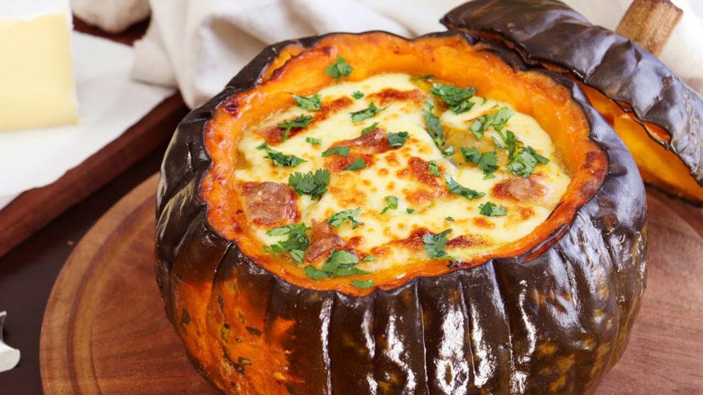 Zapallo cabutiá relleno con langostinos: la receta definitiva para los días de frío