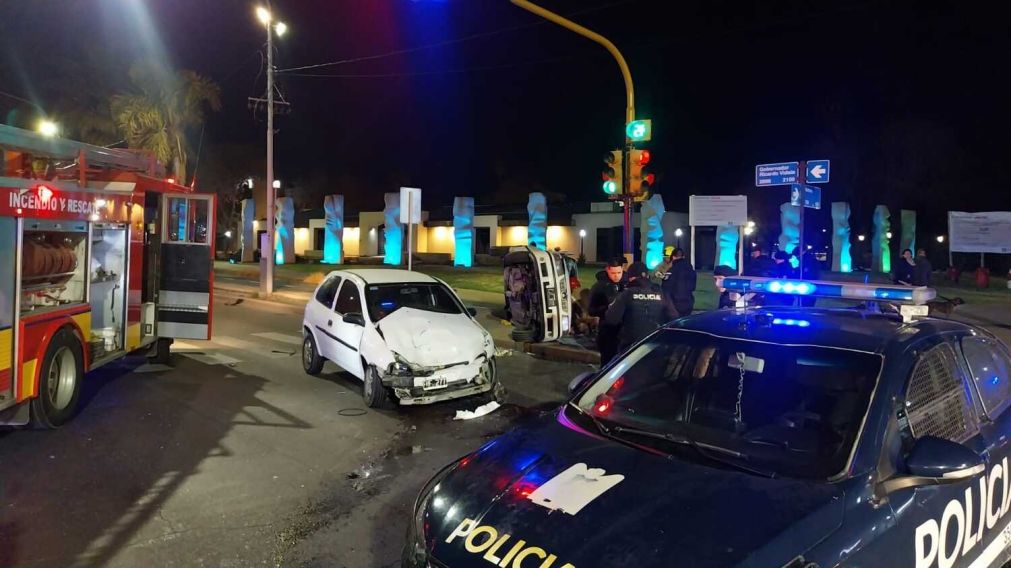 Choque y vuelco en pleno centro de Mendoza