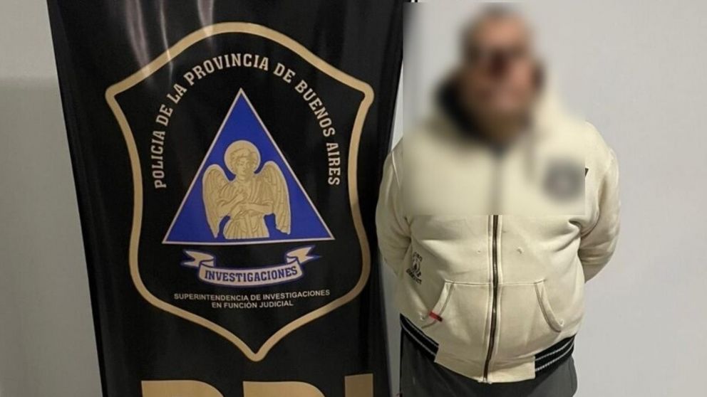 Este es el docente que resultó aprehendido como saldo del procedimiento.