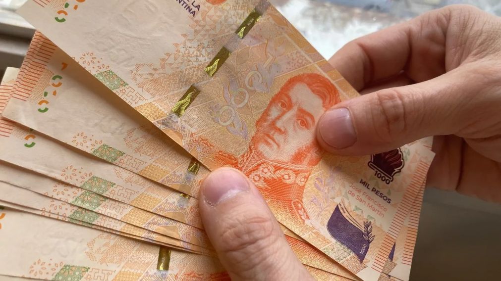 Desde agosto, el salario m�nimo ser� de 322.000 pesos.