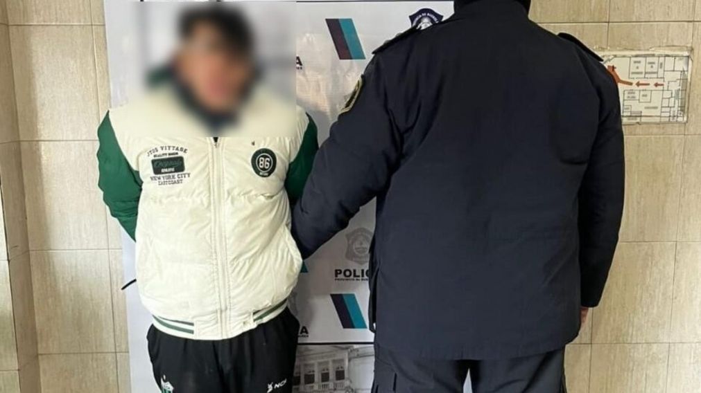 Este es uno de los malvivientes que resultó capturado en las requisas.