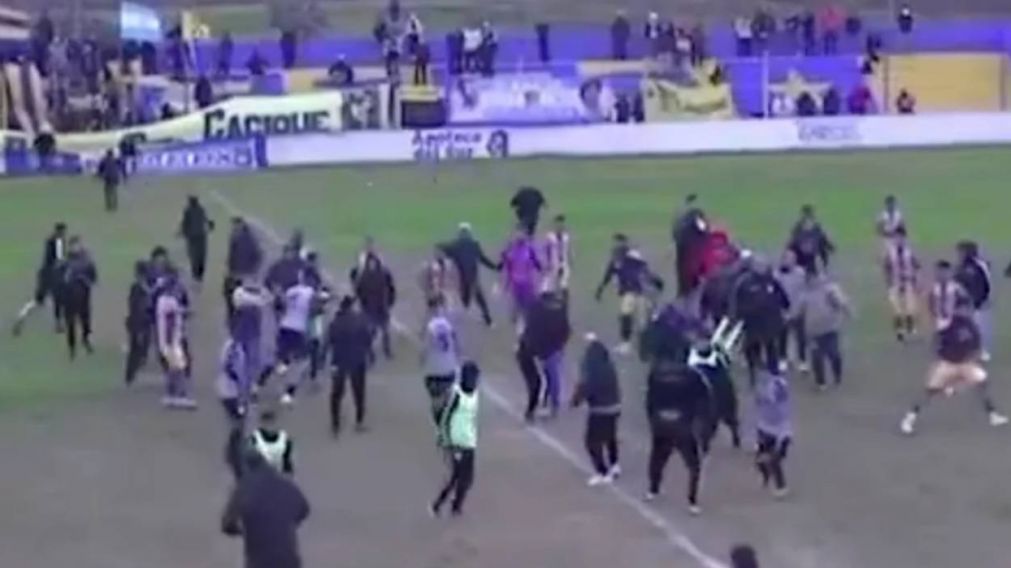La agresión se produjo al final del encuentro entre Victoriano Arenas y Central Ballester.